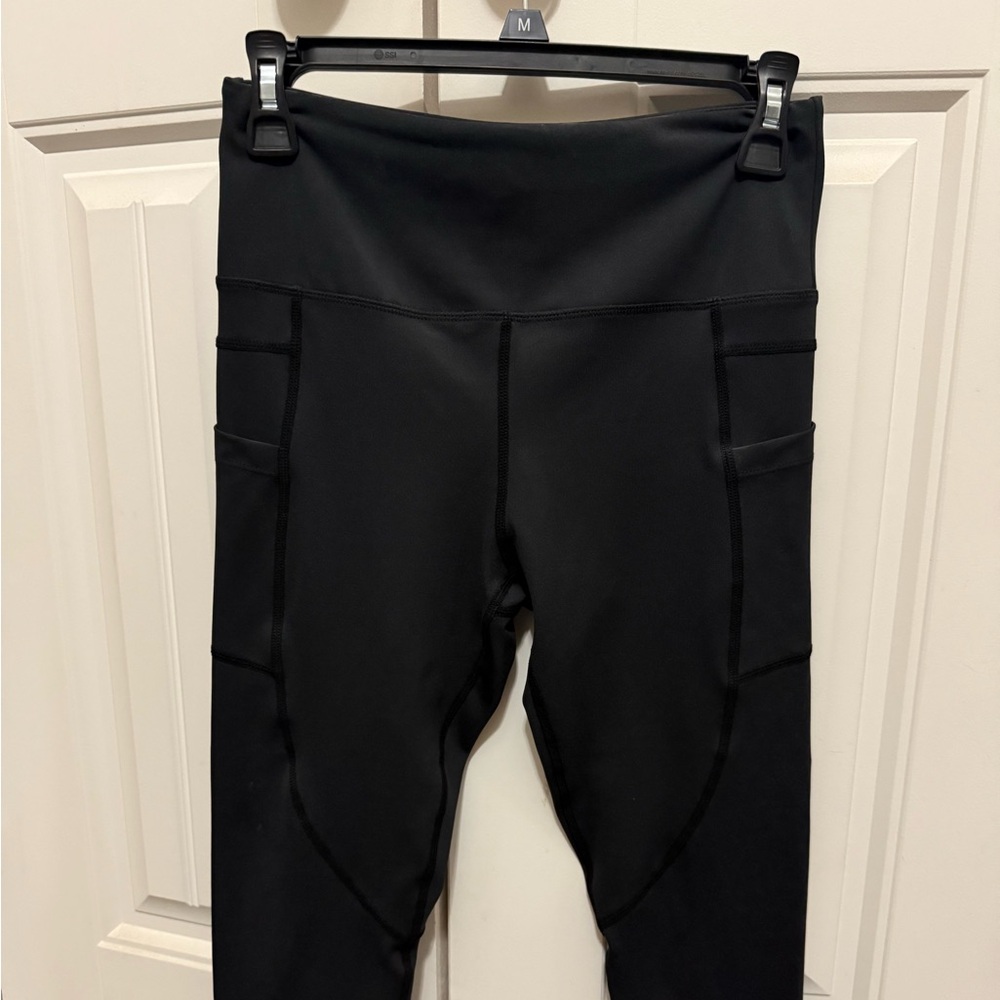 Zyia Active Black Pocket Light n Tight Hi-Rise Capri 20" RC Leggings